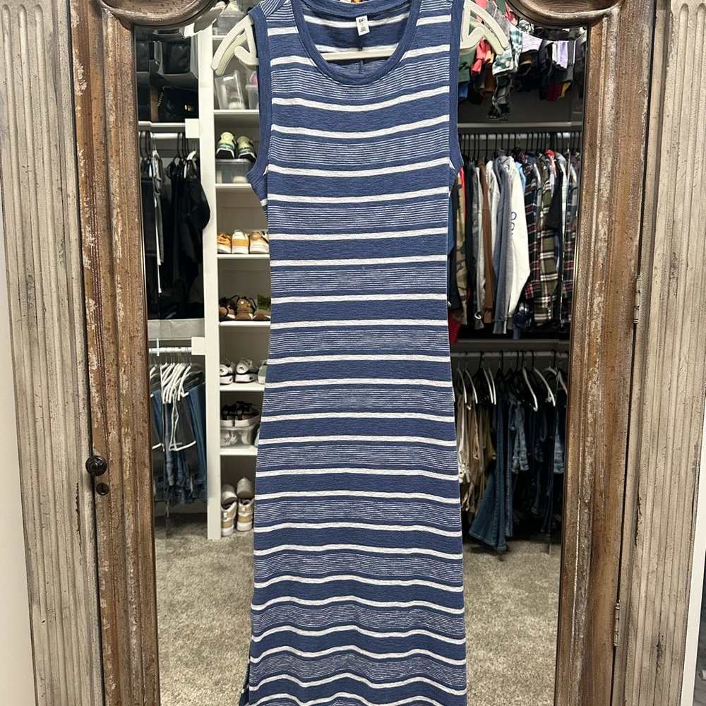 BP Blue and White Sheath Maxi Dress Sleeveless Crew Neck
